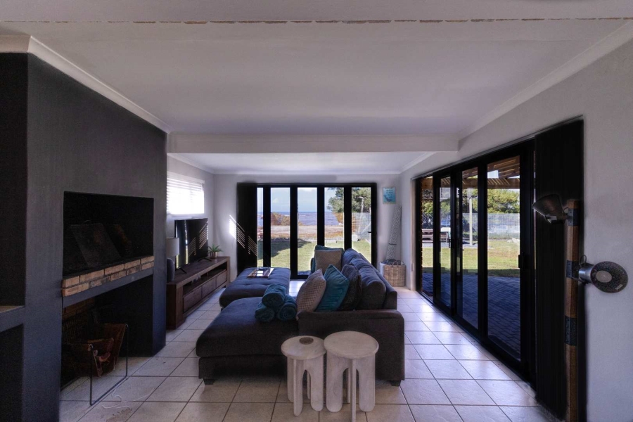 4 Bedroom Property for Sale in Sandbaai Western Cape